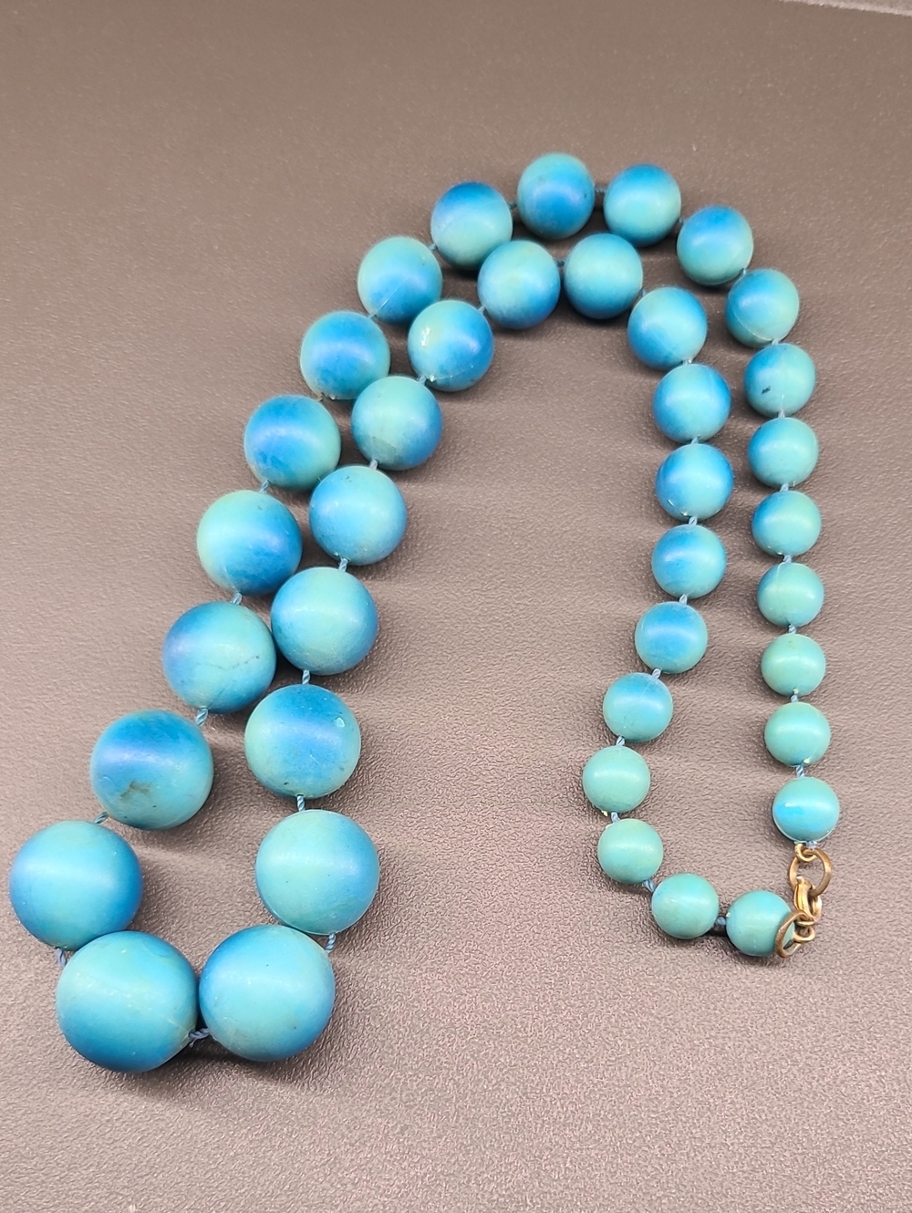 30s Early Plastic Ombre Graduated Necklace